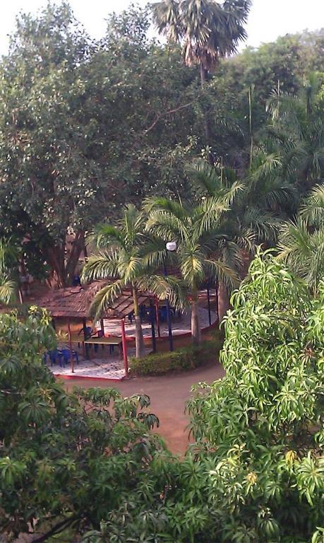 Pali Beach Resort Mālād Zewnętrze zdjęcie