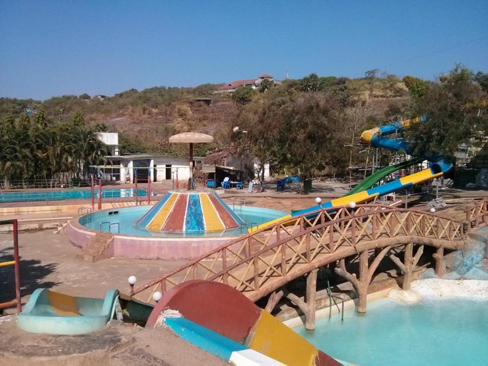 Pali Beach Resort Mālād Zewnętrze zdjęcie
